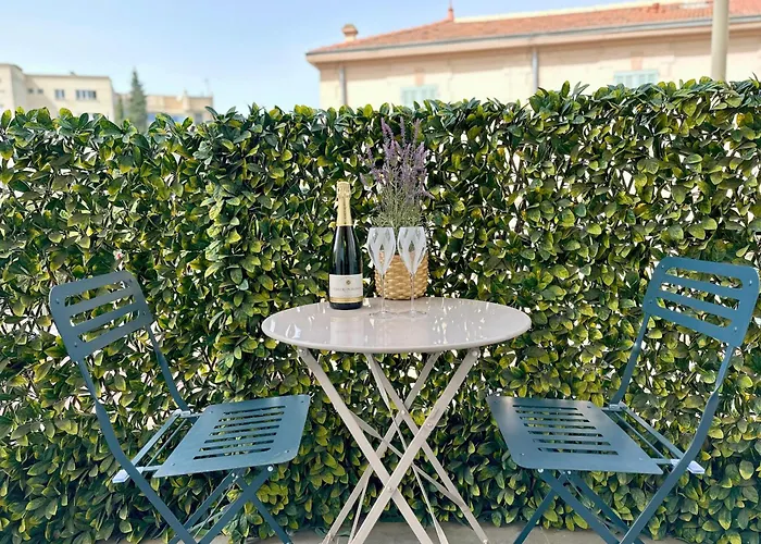 Cannes Croisette - Plages - Palais - Bord De Mer - Appartement Moderne Et Lumineux Avec Balcon